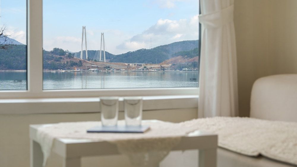 Jangsuri Pension in Yeosu Basic Room, 1 Bedroom (Ocean View A201(SPA)) 4