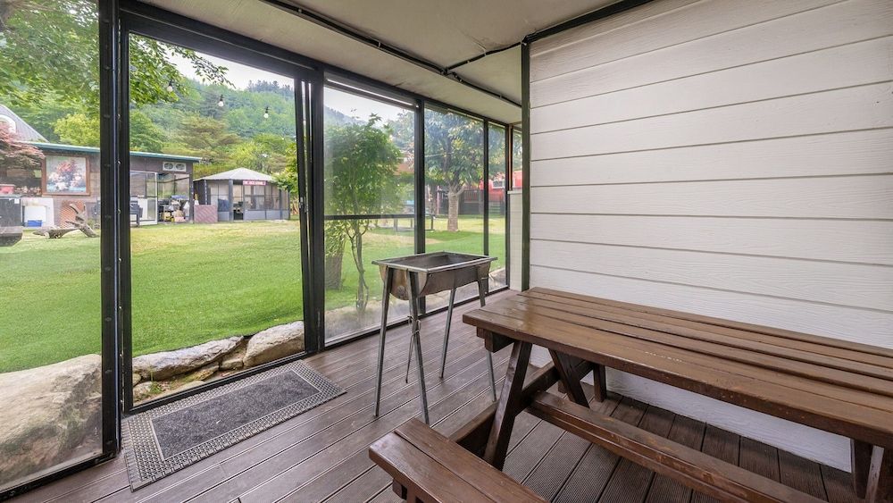 Gapyeong Venezia Dog Pension Basic Room, 1 Bedroom (Emerald (Dog-friendly / Private BBQ)) 5