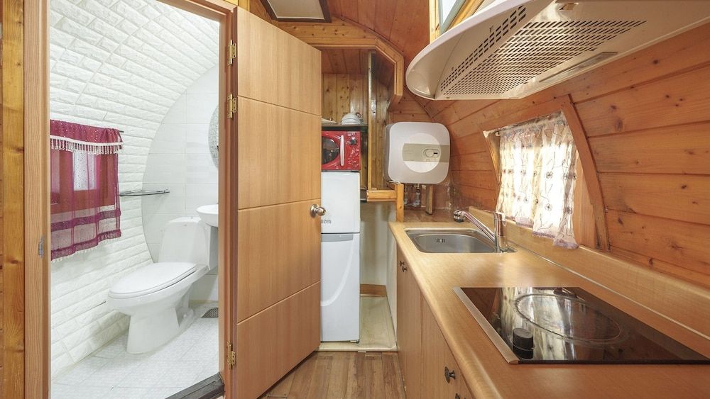 Gapyeong Venezia Dog Pension Basic Room, 1 Bedroom (Red Bery (Dog-friendly / Private BBQ)) 4