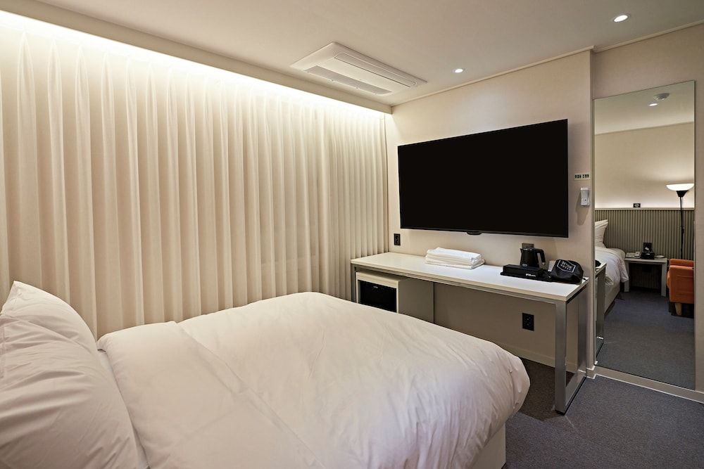 Hotel Number25 Gimhae Cityhall Basic Double Room, 1 Queen Bed, Non Smoking 16