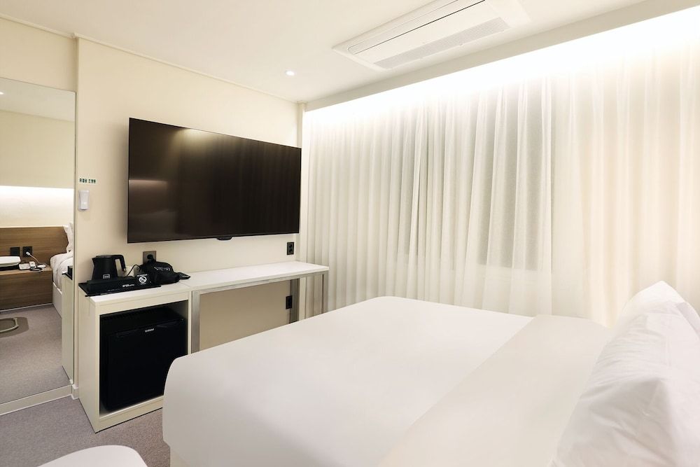 Hotel Number25 Gimhae Cityhall Comfort Double Room, 1 Queen Bed 3