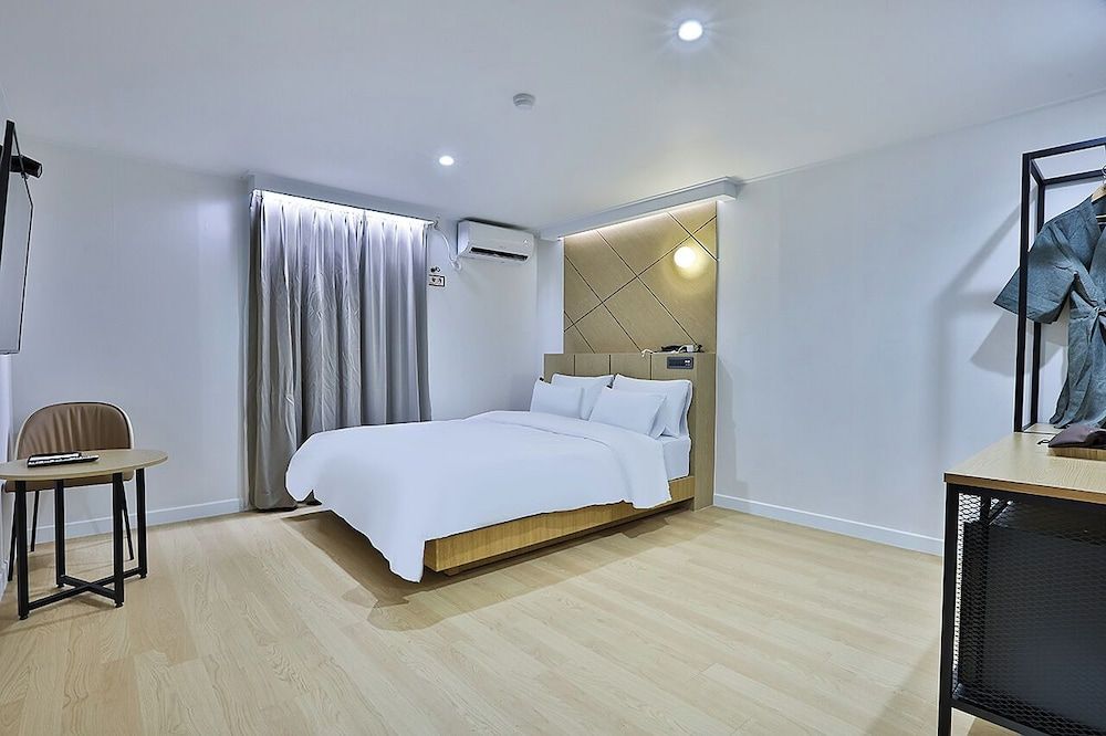 Brown Dot Hotel Gumi Okgye Branch Classic Double Room, City View 3