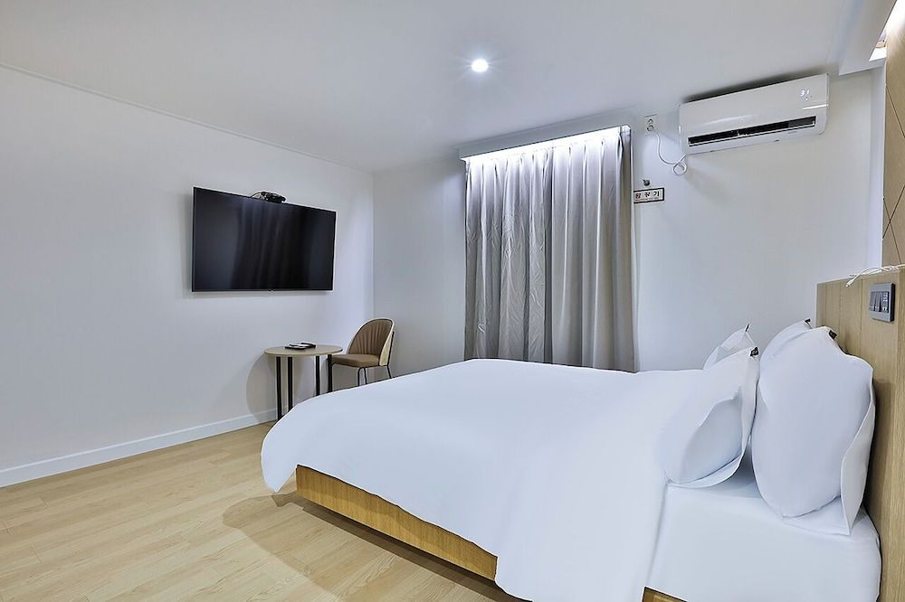 Brown Dot Hotel Gumi Okgye Branch Classic Double Room, City View