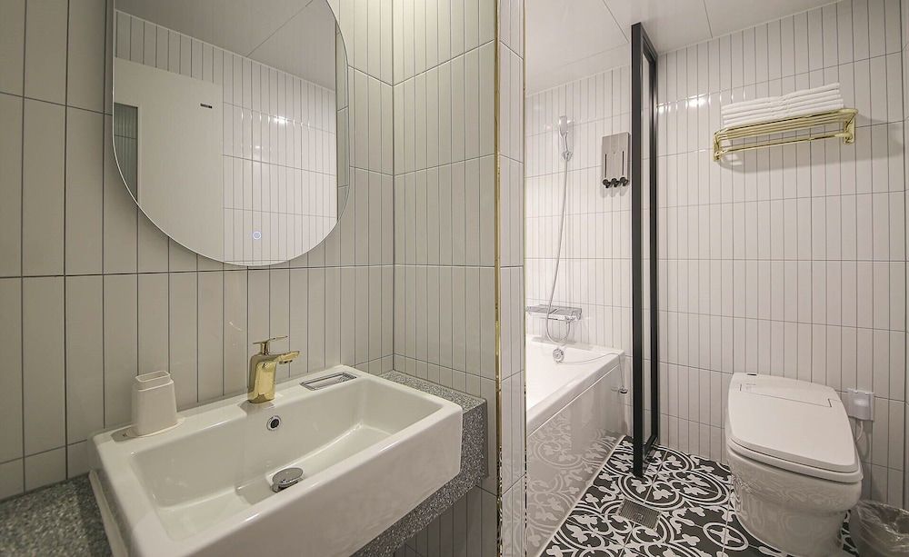 Chungju Browndot Cityhall Superior Twin Room 8