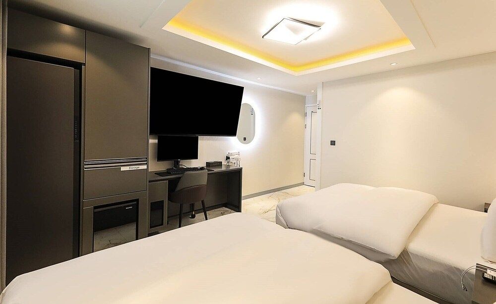 Chungju Browndot Cityhall Superior Twin Room 9