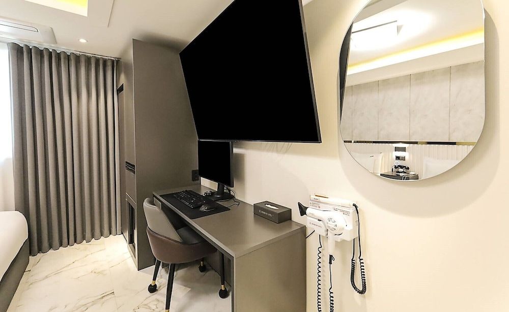 Chungju Browndot Cityhall Superior Twin Room 10