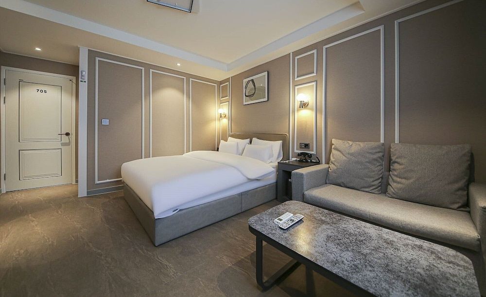 Chungju Browndot Cityhall Superior Double Room 5