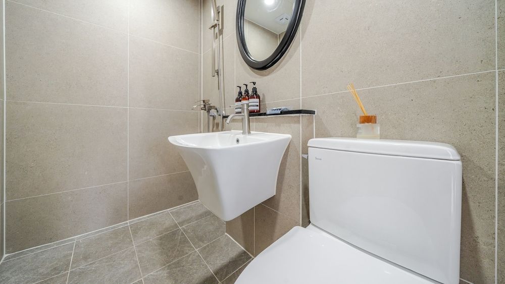 Donghae Il Mare Pension Basic Room, 1 Bedroom (Room 301 (Panorama View/Private BBQ)) 2