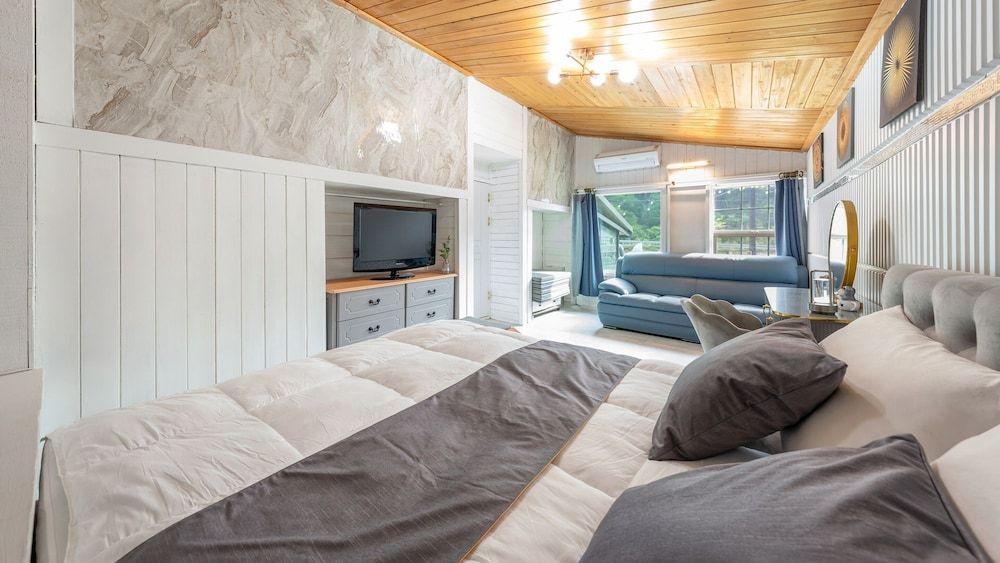 Hongcheon Lucky Dog Pension Basic Room, 1 Bedroom (Kkotmari (Pet /BBQ)) 3