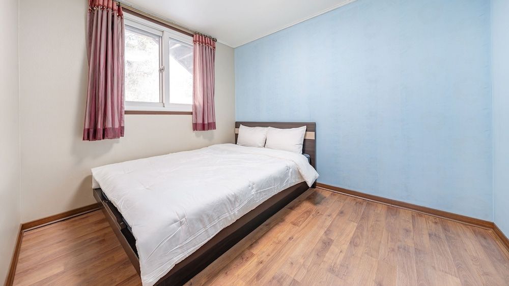 Yeongwol Nature & Pet Retreat Basic Room, 2 Bedrooms (Baram (New Building 1F/ BBQ))