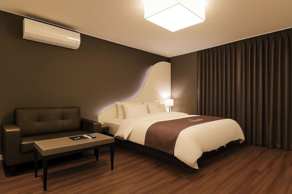 Modern Hotel CABIN E (STANDARD, 65TV+OTT) 4