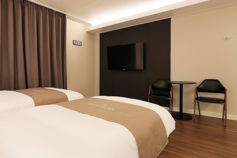Modern Hotel CABIN A (TWIN BED) 5