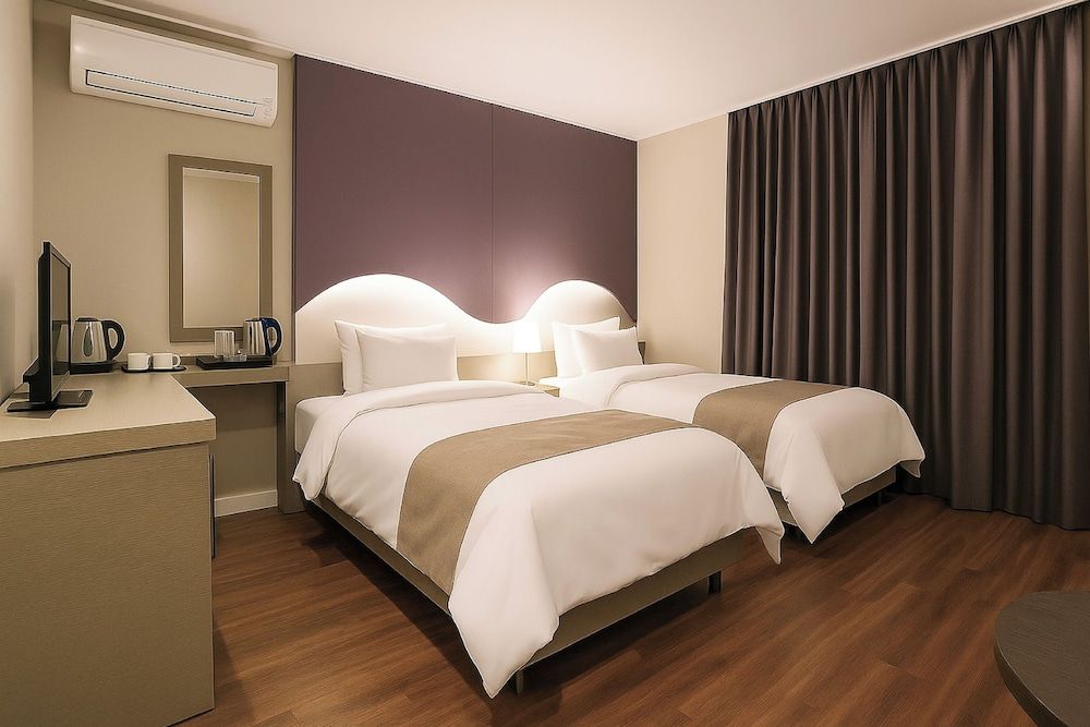 Modern Hotel CABIN A (TWIN BED) 4