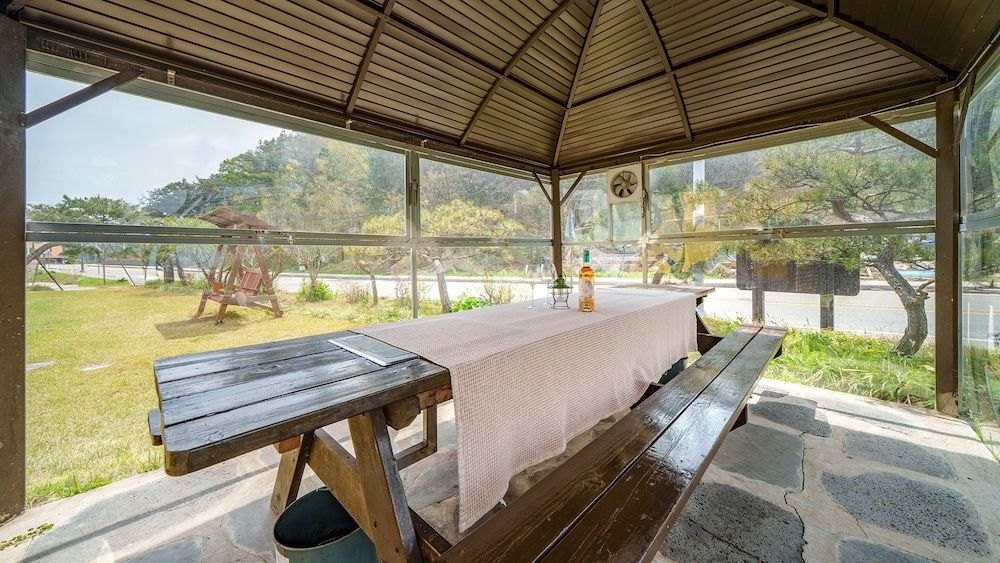 Daebudo Sketch Pension Basic Room, 3 Bedrooms (Pencil 5 (Mountain View / BBQ)) 4