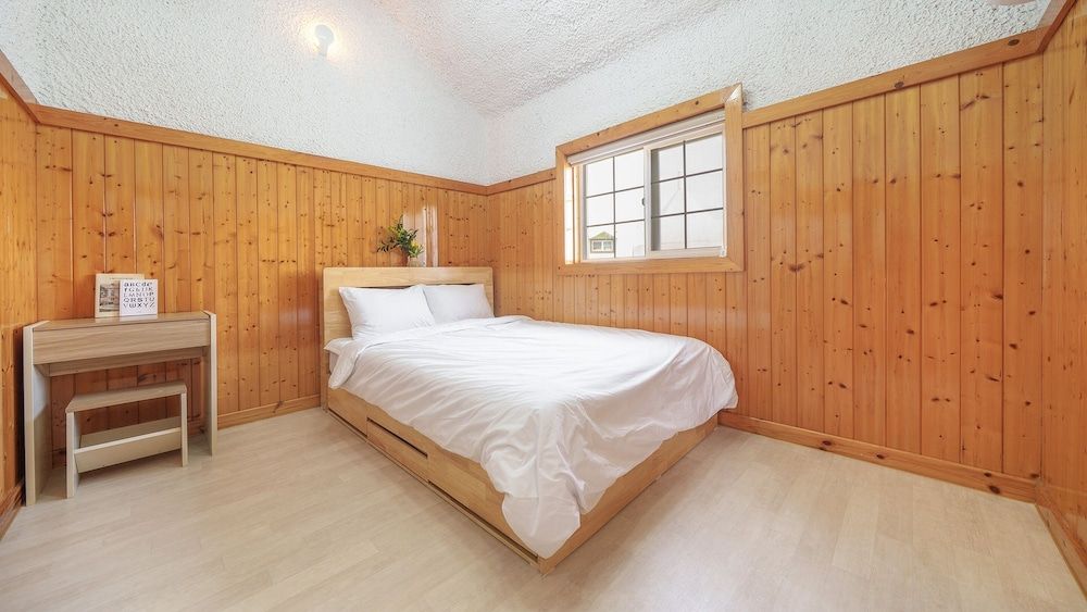 Daebudo Sketch Pension Basic Room, 3 Bedrooms (Pencil 5 (Mountain View / BBQ))