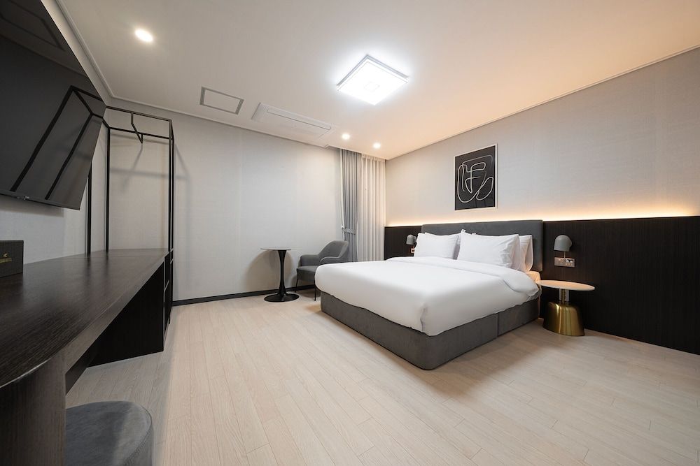 Gunsan Hound Hotel B-Building Standard Double 5