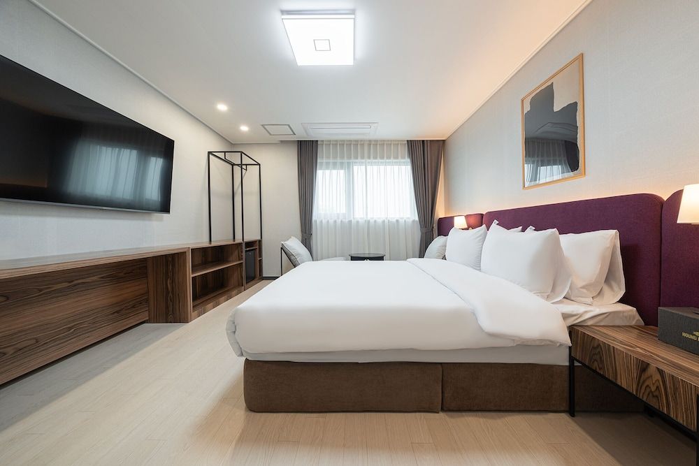 Gunsan Hound Hotel A-Building Deluxe Double 4