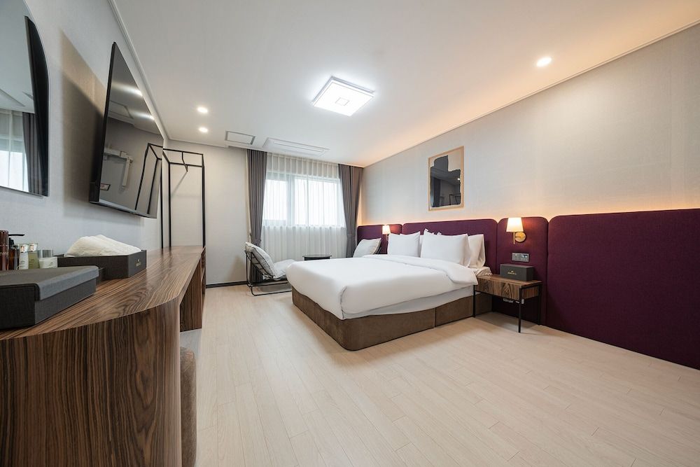 Gunsan Hound Hotel A-Building Deluxe Double 6