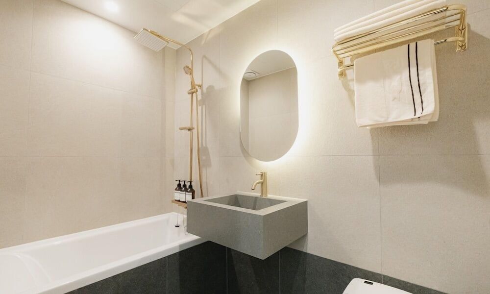 Cheonan Buldang Hound Hotel Deluxe Double Room 5