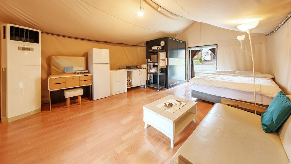 Chungju Palbong Glamping Basic Room, 1 Bedroom (6 Bong (Glamping/Private BBQ)) 2
