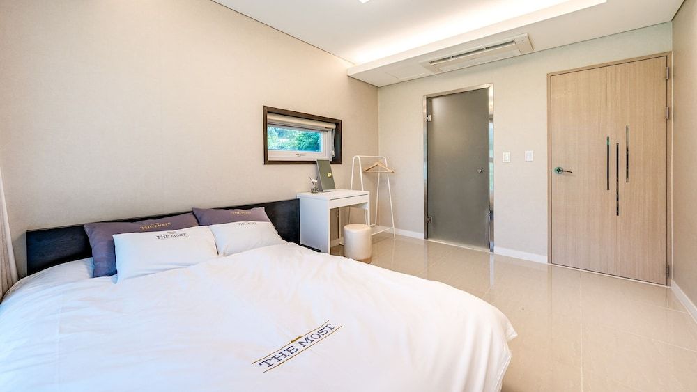 Mungyeong The Most Pool Villa Basic Room, 2 Bedrooms (Private House 303 (BBQ)) 3