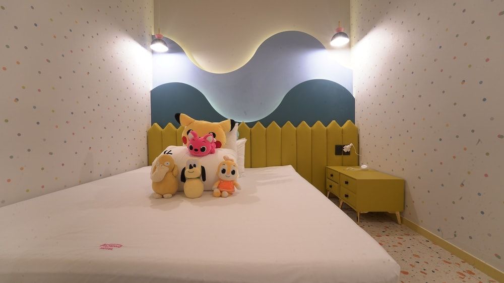 BUSAN ALMOND KIDS POOL VILLA NAMPO Kids Yellow Room 2