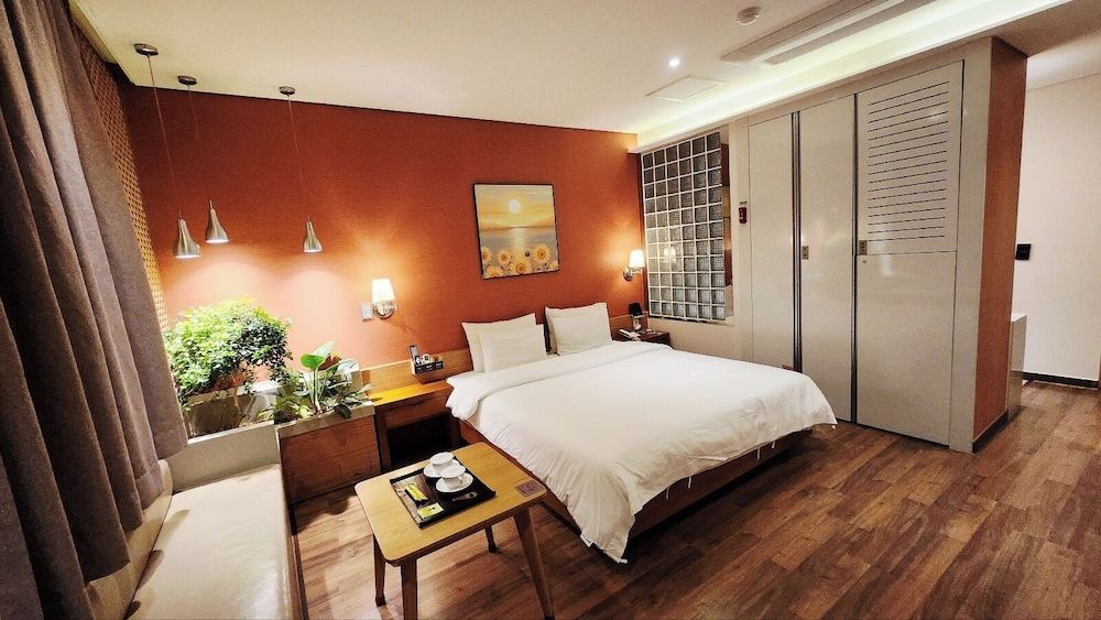 Polo Hotel Deluxe Double Room, City View 2