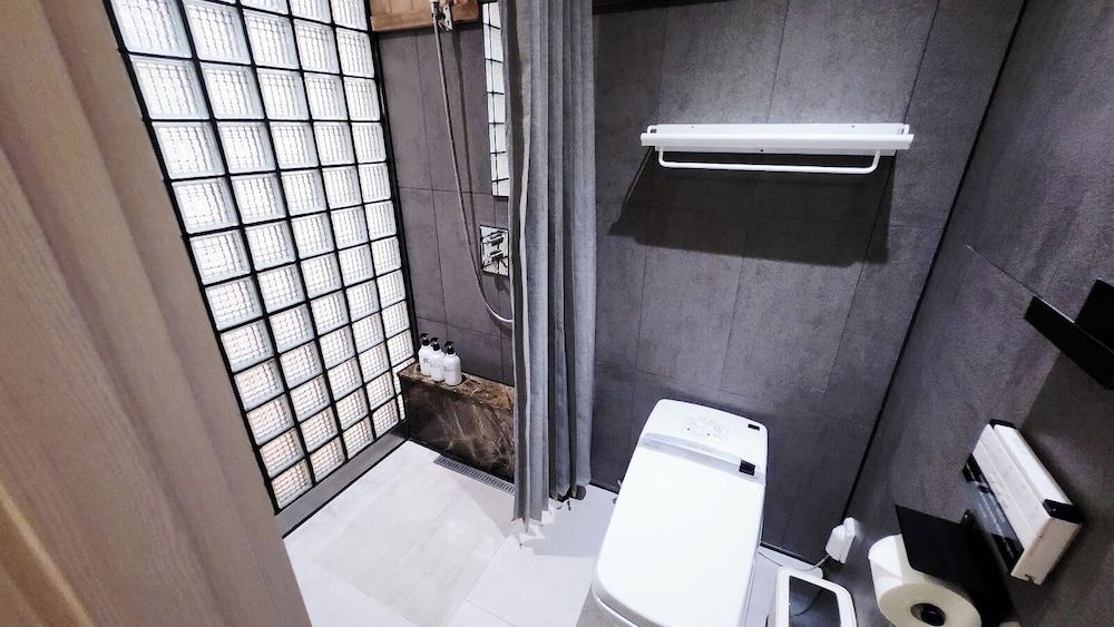 Polo Hotel Deluxe Double Room, City View 8