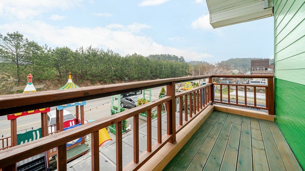 Anmyeon-do Ssong Pension Basic Room, 1 Bedroom (Ship's horn) 5