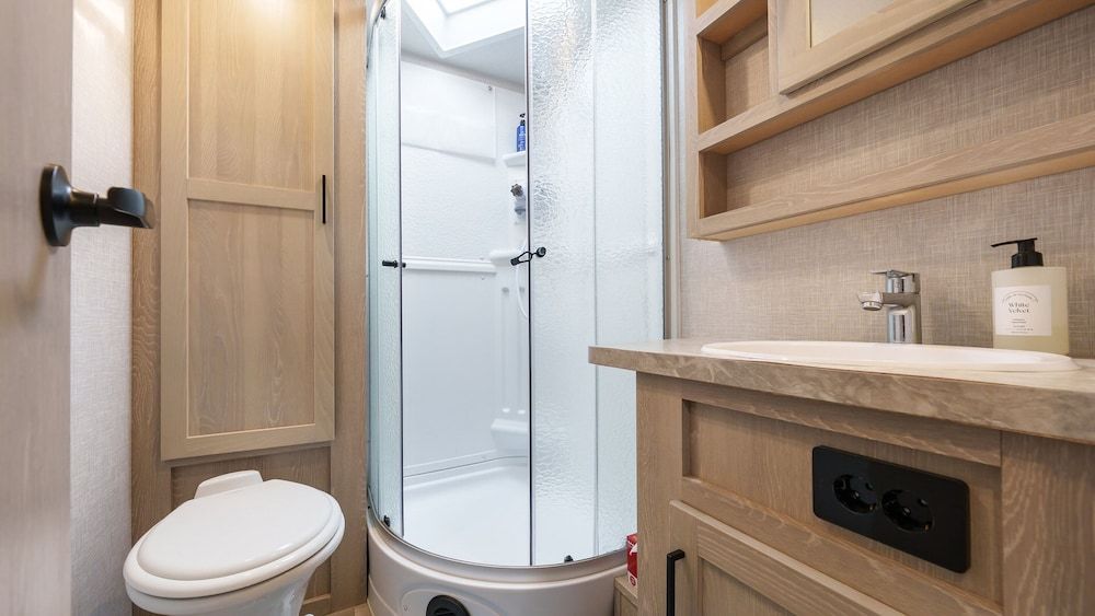 Sokcho Supuro Caravan Basic Room, 1 Bedroom (Poplar (Mountain View /BBQ)) 3