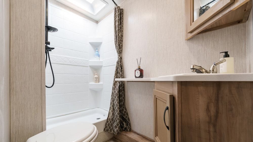 Sokcho Supuro Caravan Basic Room, 1 Bedroom (Maple (Mountain View /BBQ)) 4