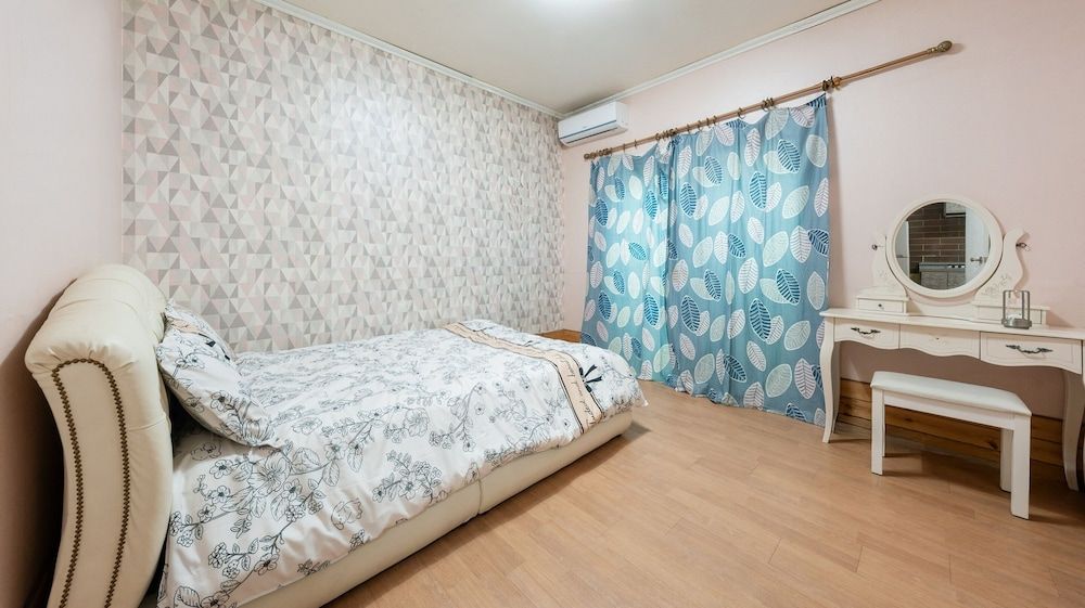 Gapyeong Windmill Pension Basic Room, 2 Bedrooms (White (Annex Building)) 2