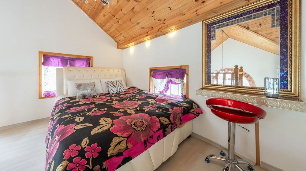 Gapyeong Windmill Pension Basic Room, 1 Bedroom (Pink (Couple Building)) 2