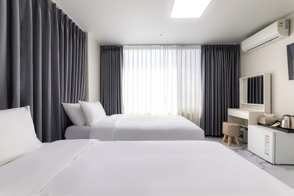 MJ HOTEL JONGNO Standard Twin Room 6