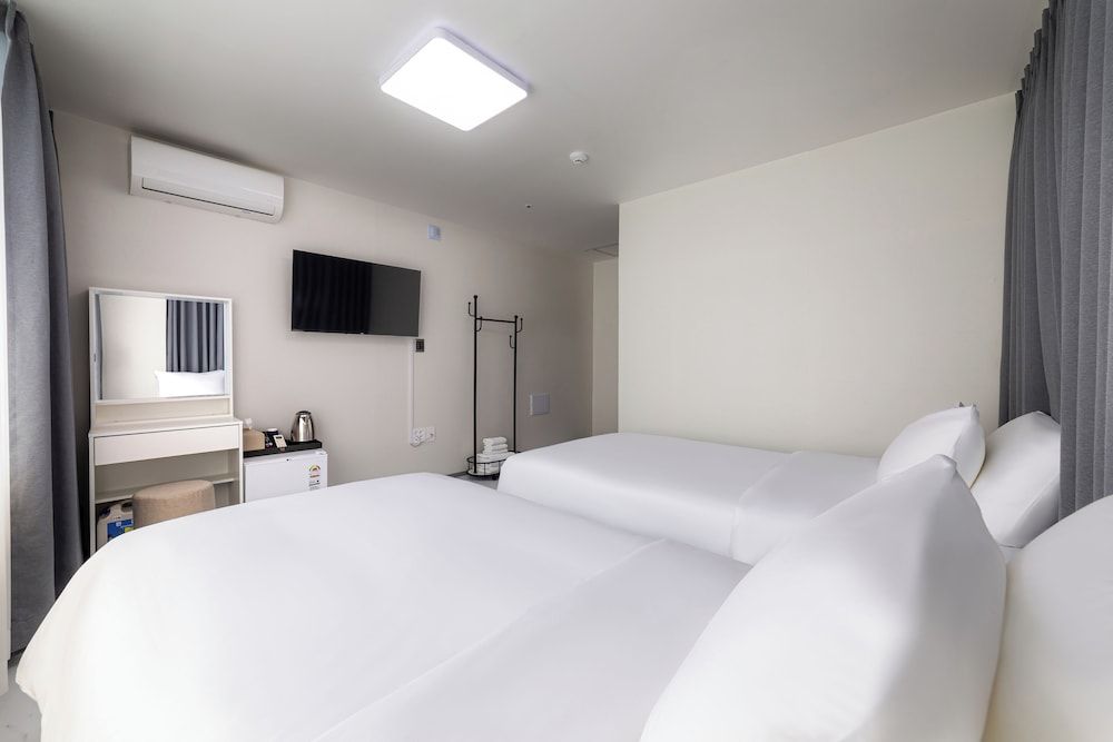 MJ HOTEL JONGNO Standard Twin Room 3