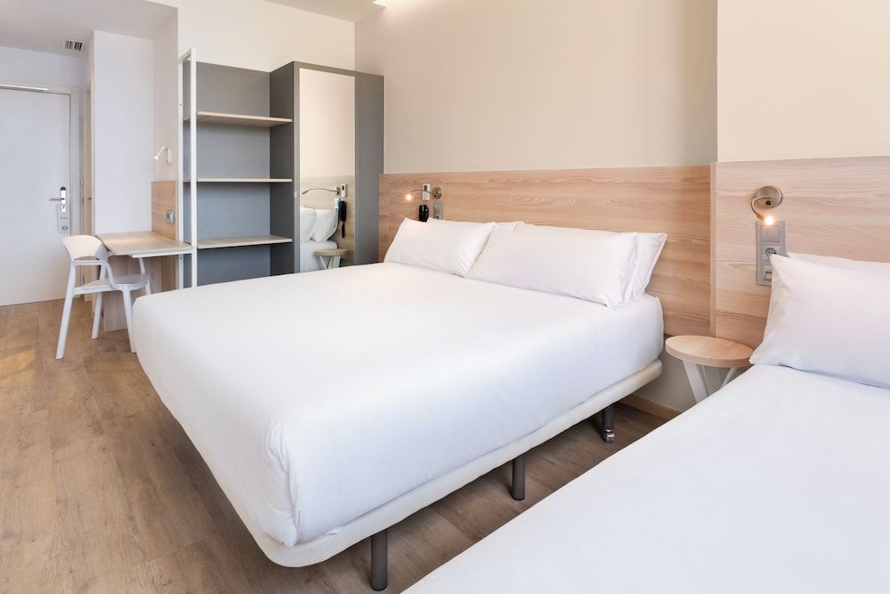 B&B Hotel Murcia Family Room 2