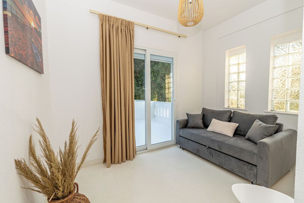 Junior Quadruple Room, 1 King Bed with Sofa bed, Hot Tub, Sea View