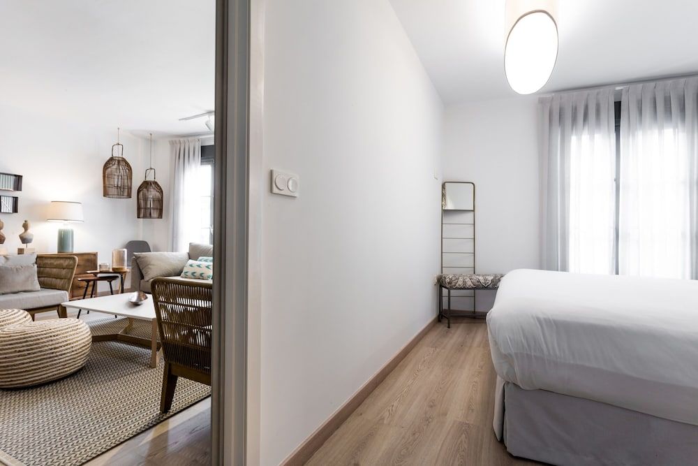 ELEVEN Apartments Real de la Carretería, by Homing U Comfort Apartment 2