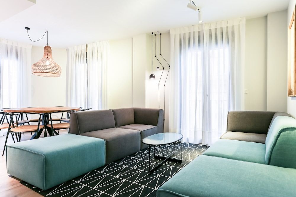 ELEVEN Apartments Real de la Carretería, by Homing U