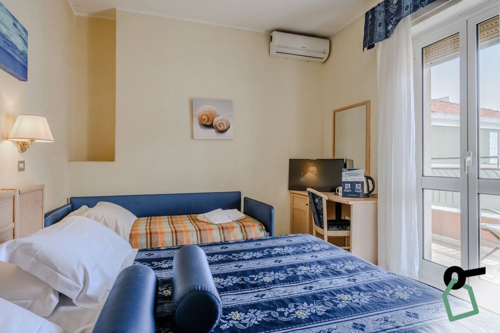 Hotiday Room Collection - Alassio Centro Superior Quadruple Room 2