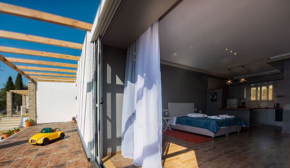 Atrium Vinea Superior Studio Suite 3