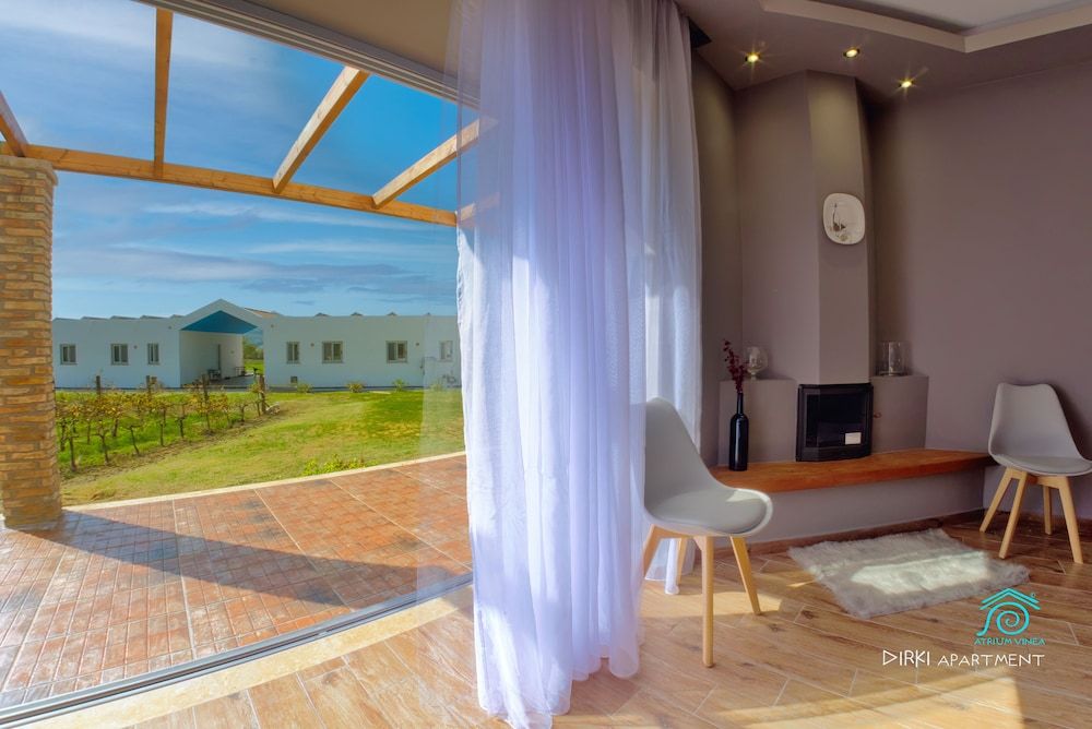 Atrium Vinea Superior Studio Suite 5