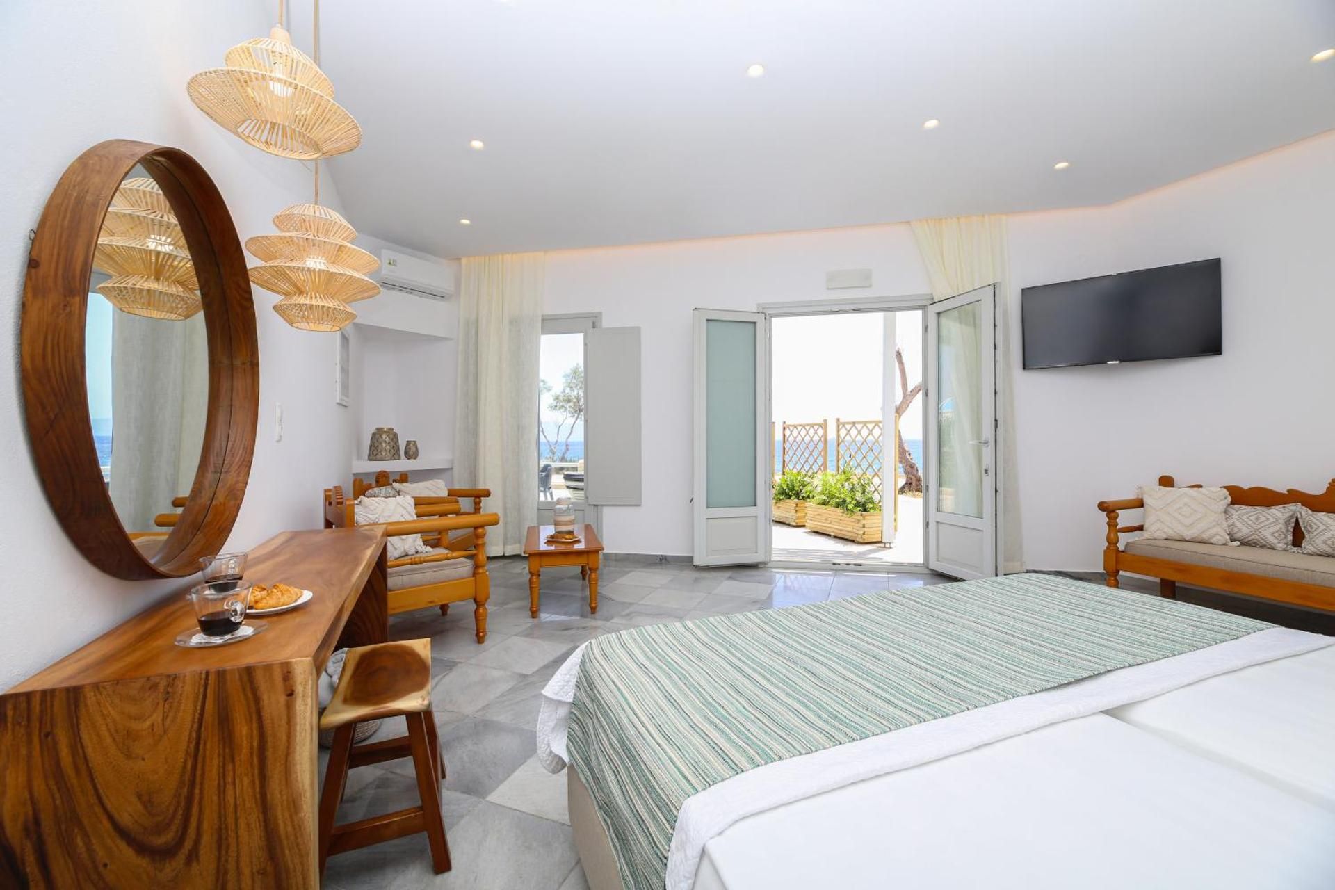 Deluxe Suite with Sea View