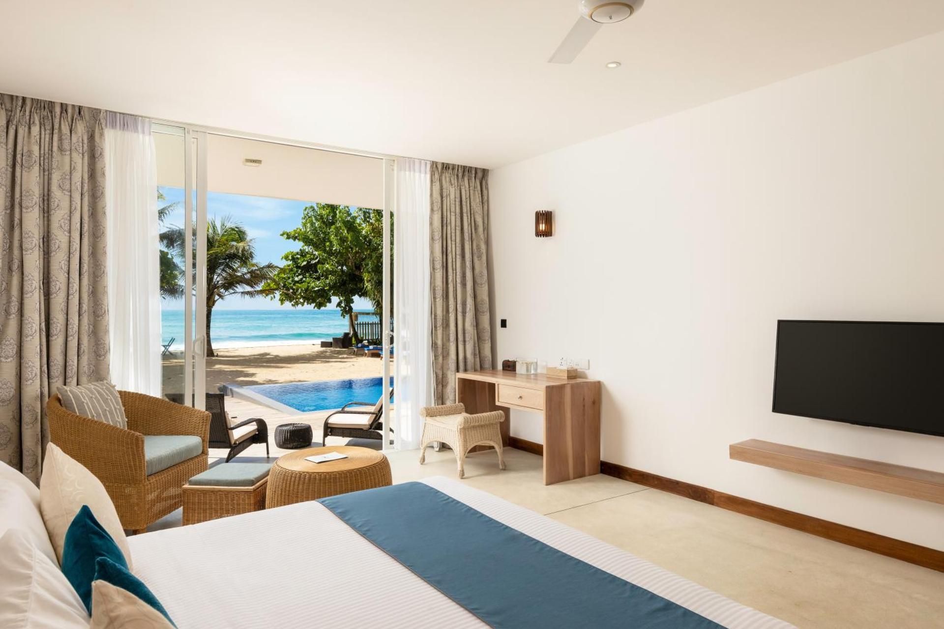 Double Room with Terrace with homemade Sorbet, a tropical evening mocktail, local snacks with tea/coffee, and a dining experience by the white sands