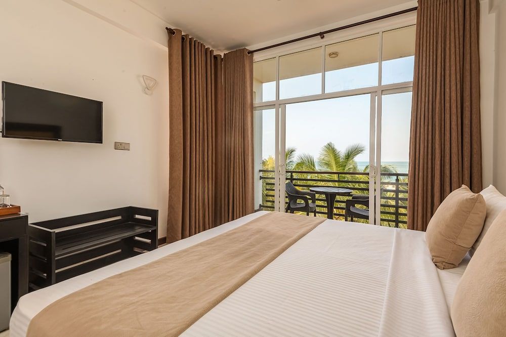 Beverly Beach - Negambo Deluxe Room, 1 Double Bed, Non Smoking, Sea View 8