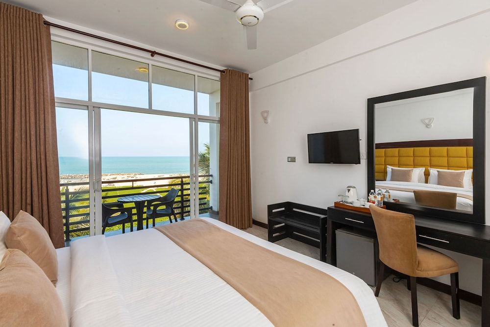 Beverly Beach - Negambo Deluxe Room, 1 Double Bed, Non Smoking, Sea View 6