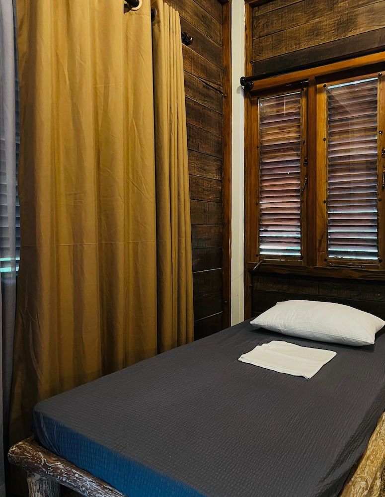 Sigiri Vananthara Deluxe Double Room 23