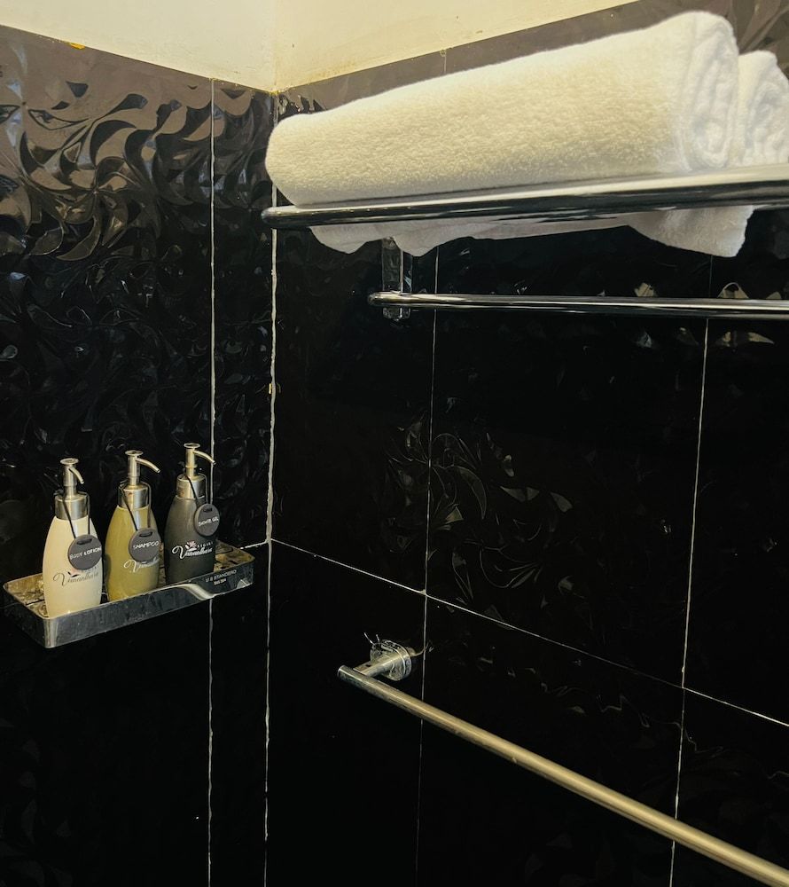 Sigiri Vananthara Deluxe Double Room 21