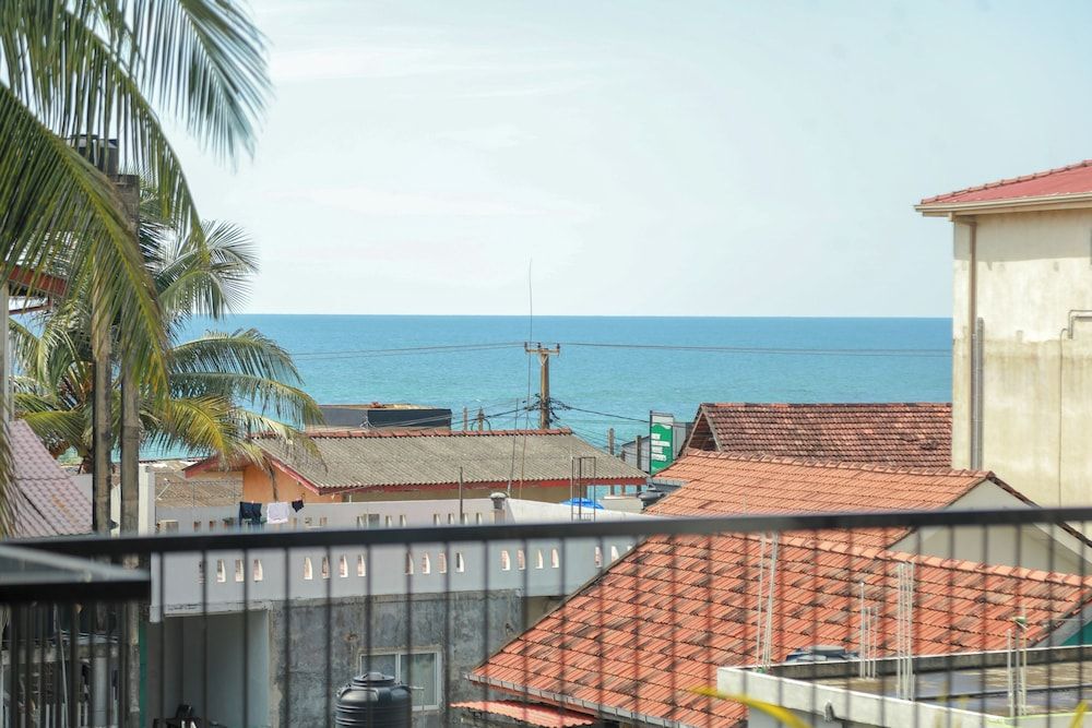 Traveller's Hotel Hikkaduwa Standard Double Room 3