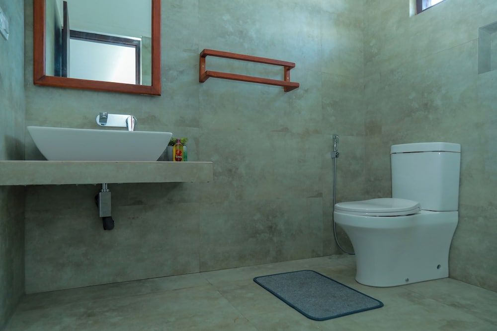 Traveller's Hotel Hikkaduwa Standard Double Room 4